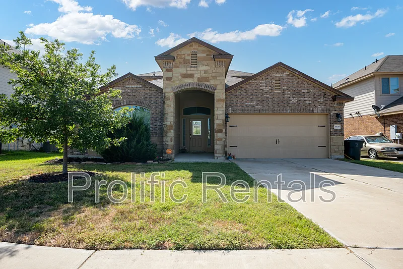 4 bed, 3.5 bath, 3065 sqft, $2,200 — Photo 4