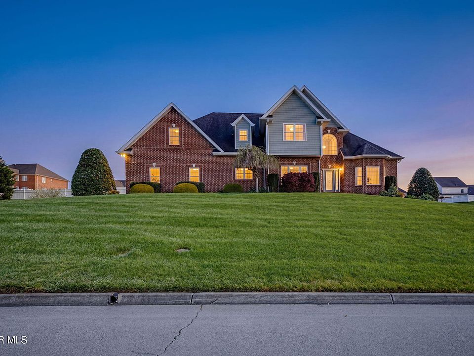 1st image of 408 Arrowhead Dr