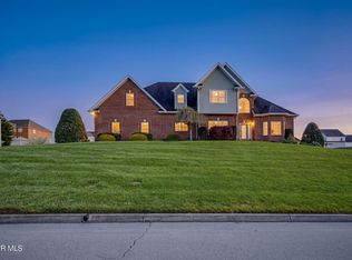 408 Arrowhead Dr, Kingsport, TN 37664