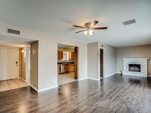 2nd image of 905 W Angela Dr