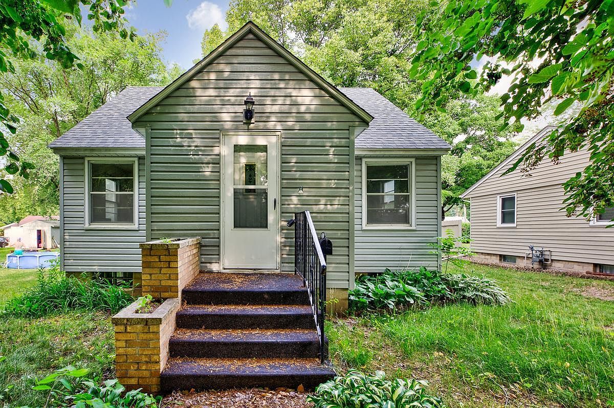 1047 9th Ave SW, Faribault, MN 55021 MLS 6391594 Zillow