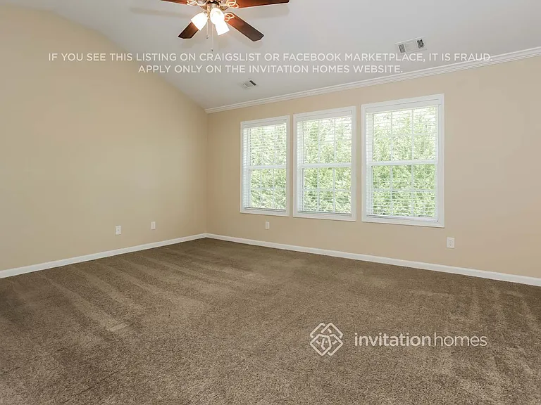 925 Lakeside Ct — Photo 8
