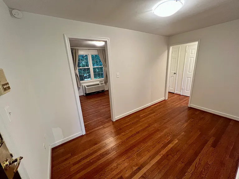 310 Ashby St #B — Photo 16