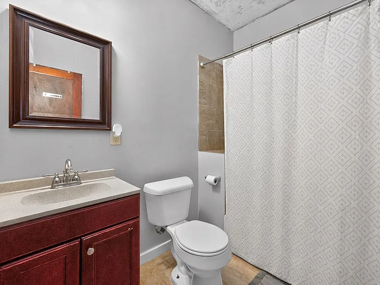 635 Straight St #635S — Photo 12