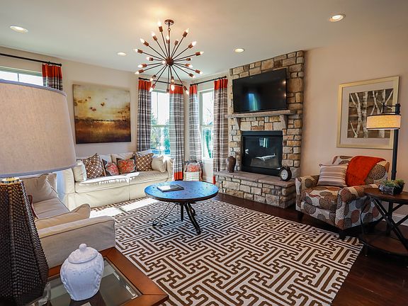 12101ManorGlenLn-family room
