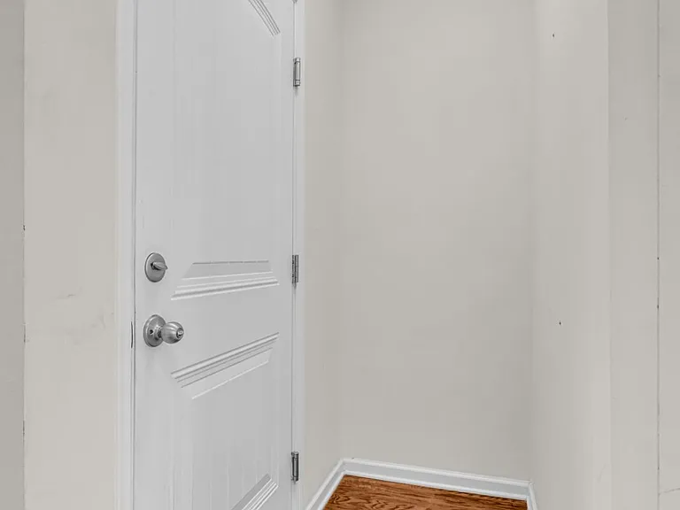 1034 Livingstone Ln — Photo 35