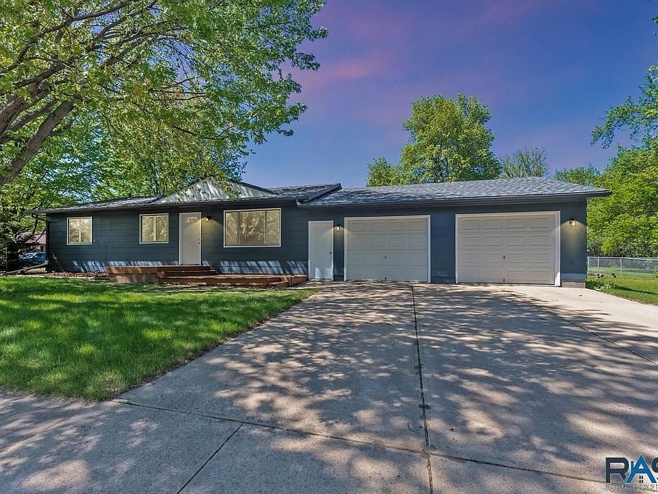1st image of 6204 W Essex Dr