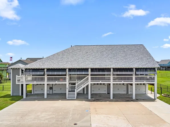 2372 Sand Bar Ln, Crystal Beach, TX 77650