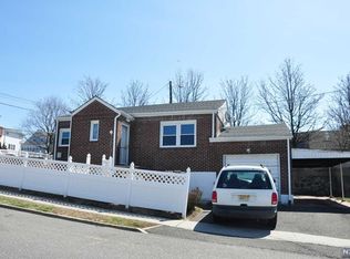 41 8th St, Fairview, NJ 07022