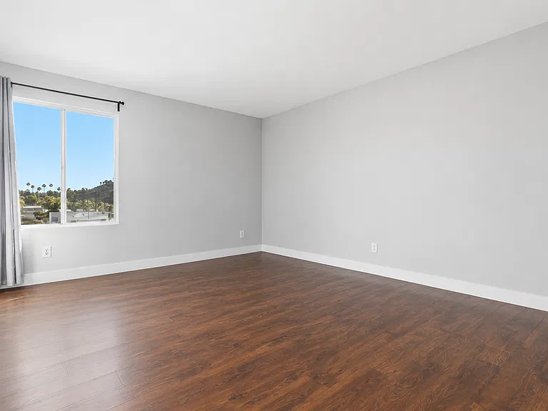 1422 Rock Glen Ave #309 — Photo 8