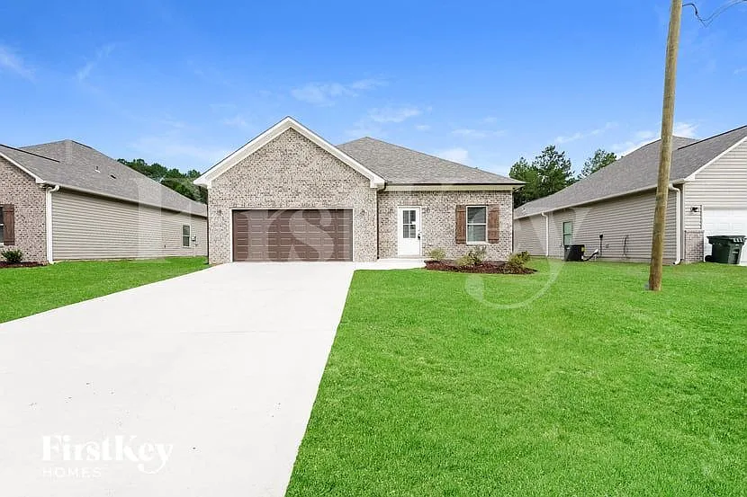 3 bed, 2.0 bath, 1613 sqft, $1,905 — Photo 1