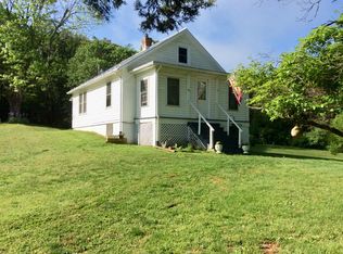 646 N Dry Well Rd, Natural Bridge, VA 24578