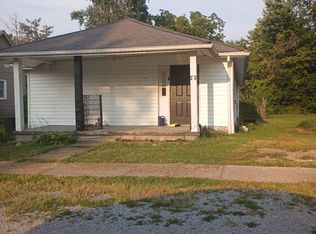 804 S 12th St, Herrin, IL 62948