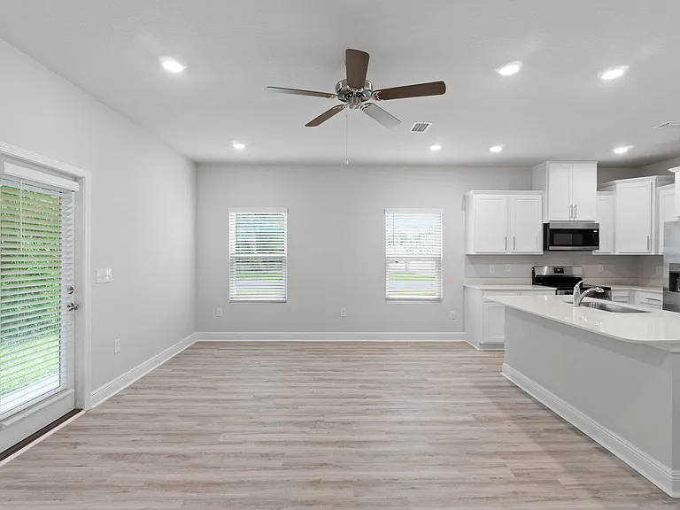 Javelin Townhomes — Photo 11