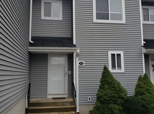 184 Stoneheights Dr, Waterford, CT 06385