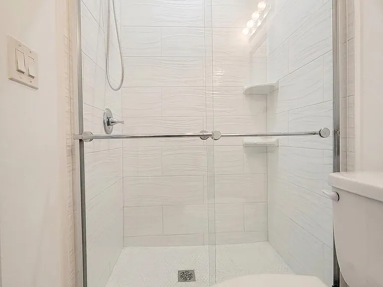 1415 SE 2nd St #3 — Photo 1