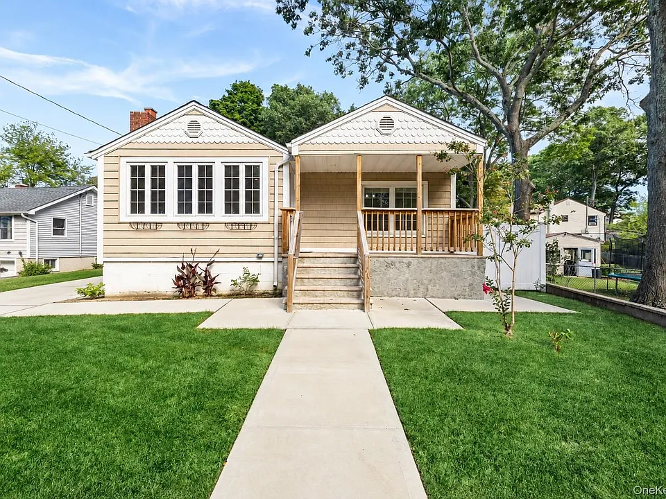 271 Adirondack Dr