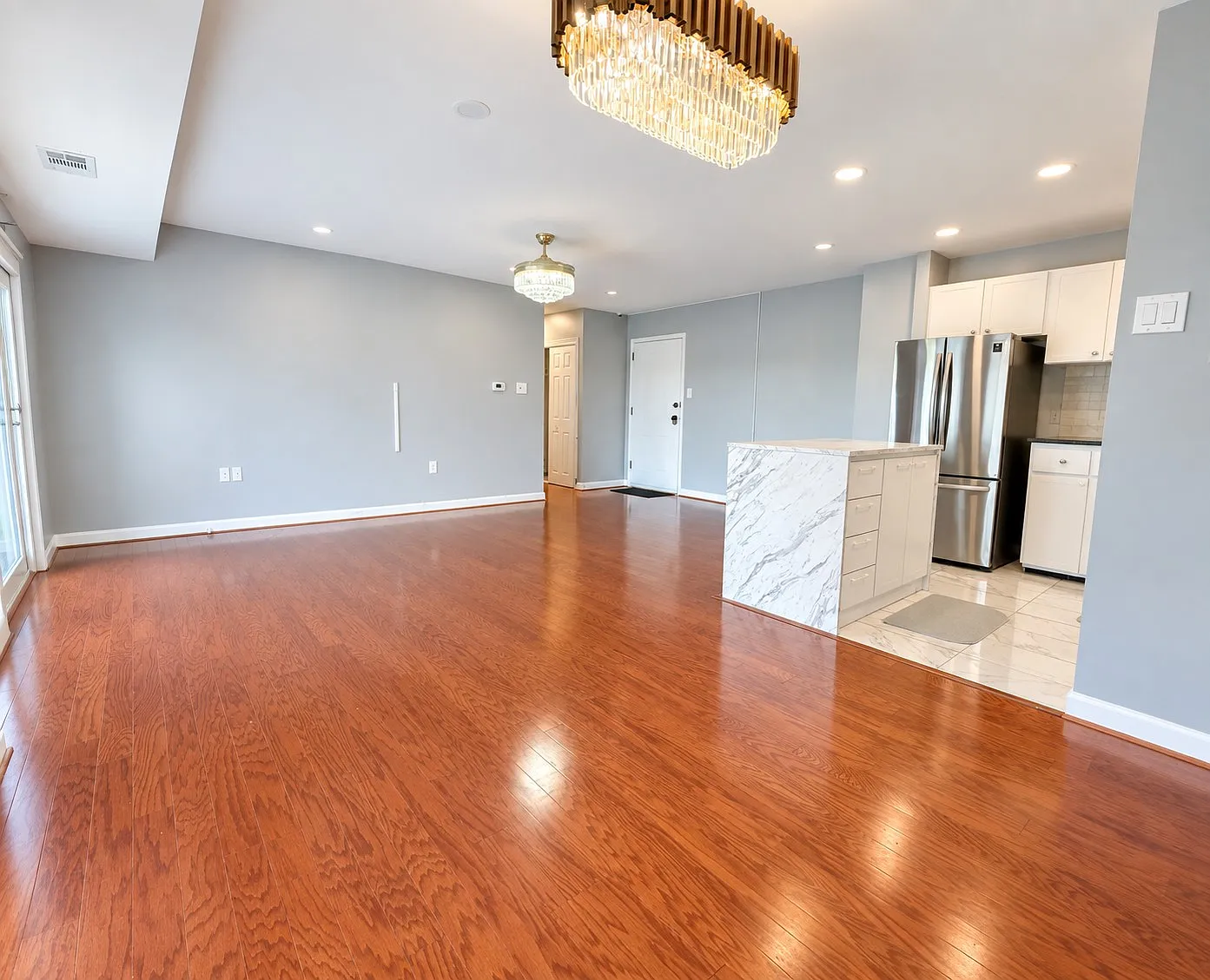 3 bed, 1323 sqft, $2,895 — Photo 4