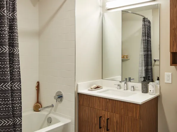 25 Christopher Columbus Drive image 1 of 9