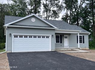 6 Alexander Ln, Kingsbury, NY 12839