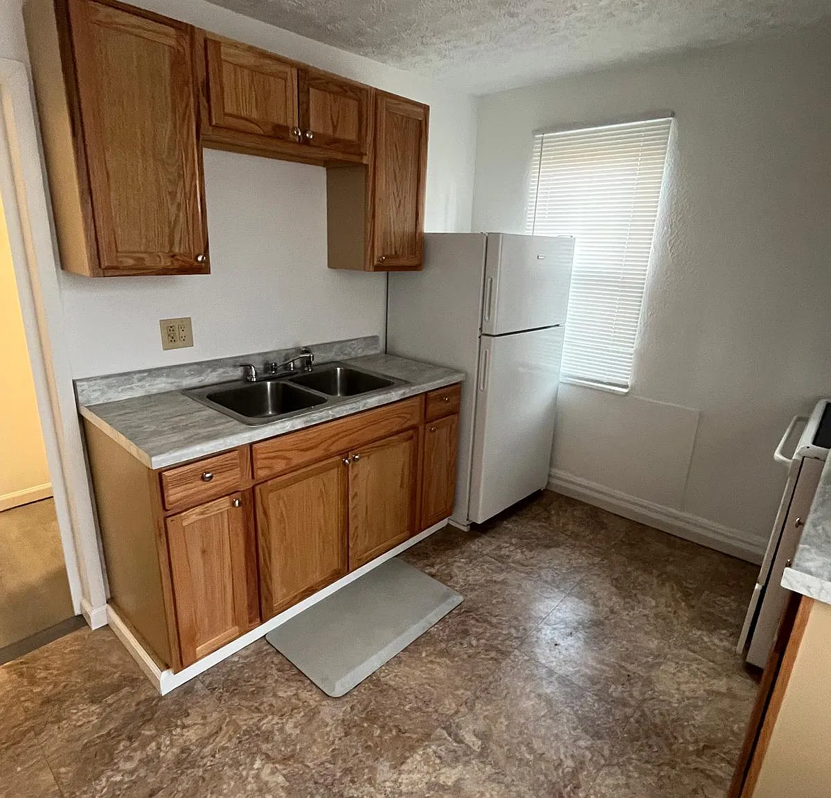 204 3rd Avenue Southwest - Apt B — Photo 1