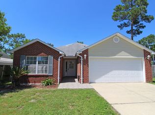 34 Cactus Rd, Mary Esther, FL 32569