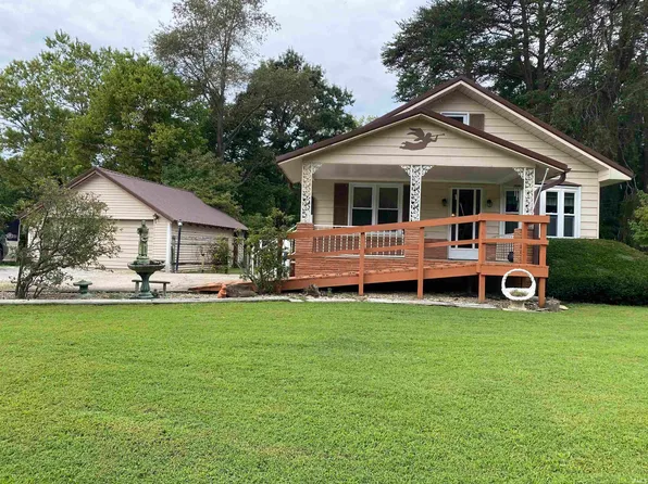 672 S State Road 61, Winslow, IN 47598