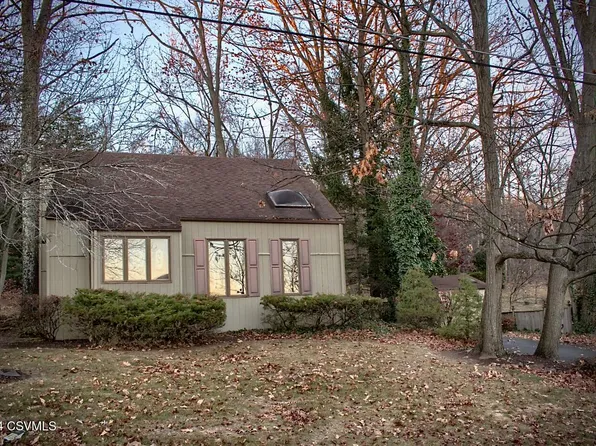 2037 W Independence St, Coal Township, PA 17866