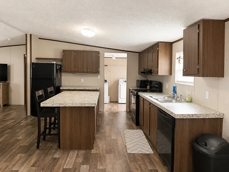 1817 S County Line Rd — Photo 5