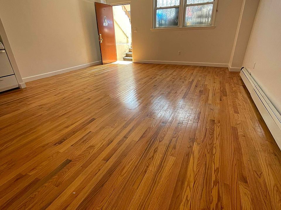 1st image of 165 Montrose Ave APT A