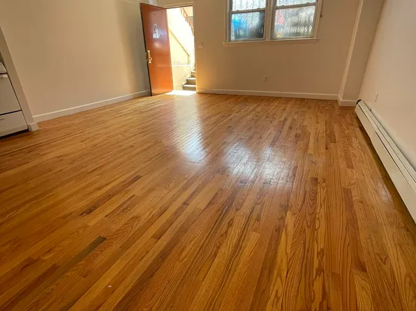 165 Montrose Avenue image 1 of 3