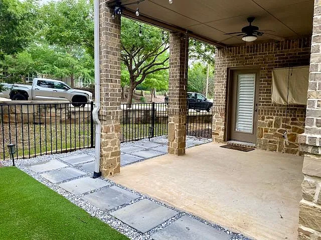 6497 Riviera Dr — Photo 21