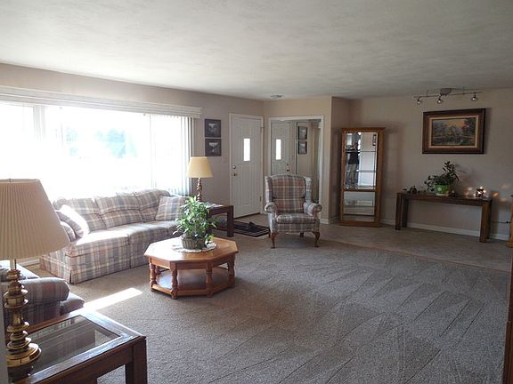 4th image of 304 Sunnyside Ave
