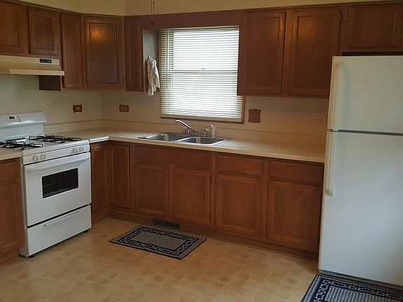 3rd image of 860 Carol Ave