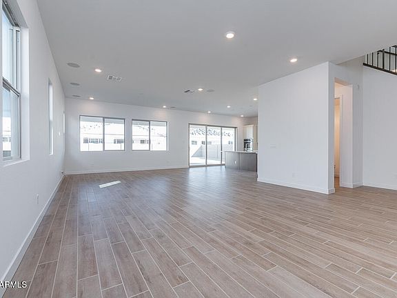 4th image of 1278 E PRESCOTT Street