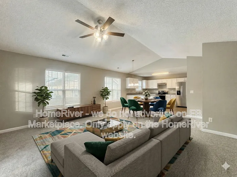 3 bed, 2.0 bath, 1240 sqft, $1,755 — Photo 3