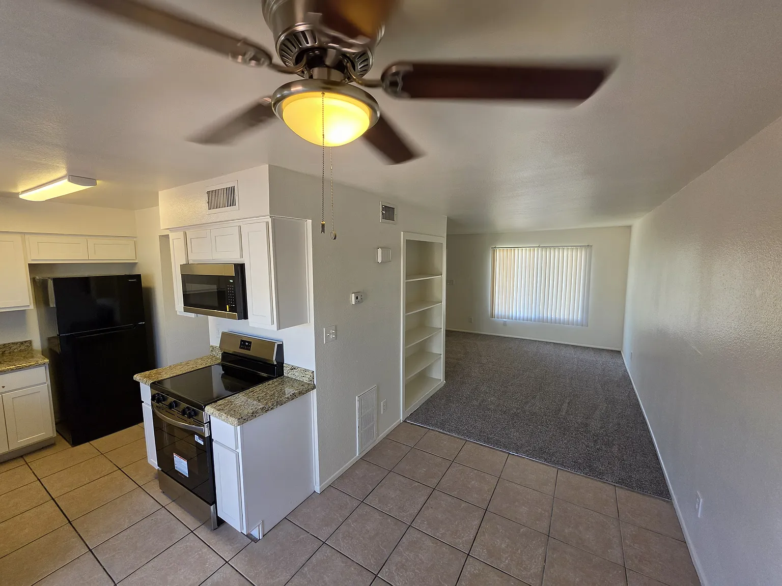 3 bed, 1.5 bath, 1220 sqft, $1,895 — Photo 4