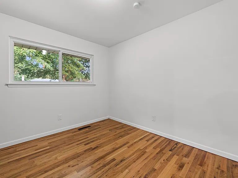 32447 Hawthorne Dr — Photo 13