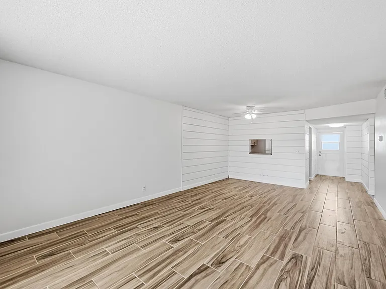 2805 Casita Way #112 — Photo 14