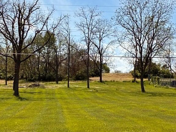 2nd image of 15219 Fairview Rd