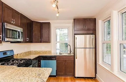 2 Braemore Rd #1 — Photo 3