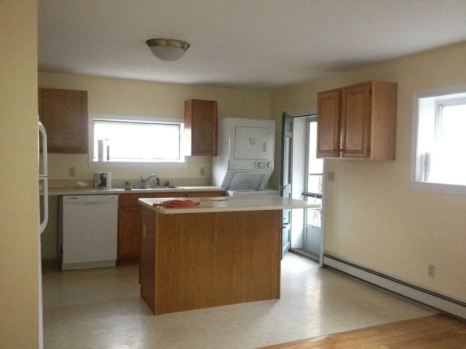 2 bed, 1100 sqft, $2,200 — Photo 3