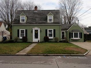 141 Vaughn Ave, Warwick, RI 02886