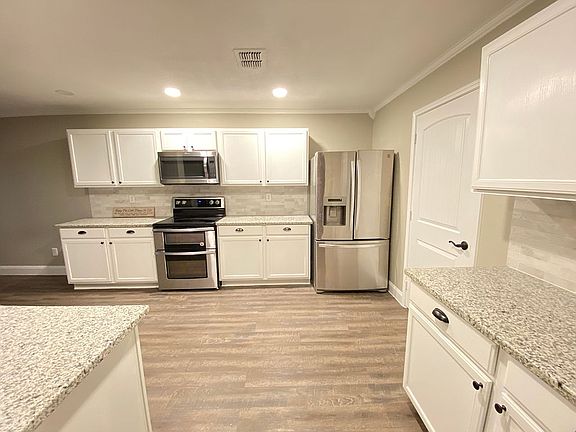 5th image of 1729 Silverwood Ln