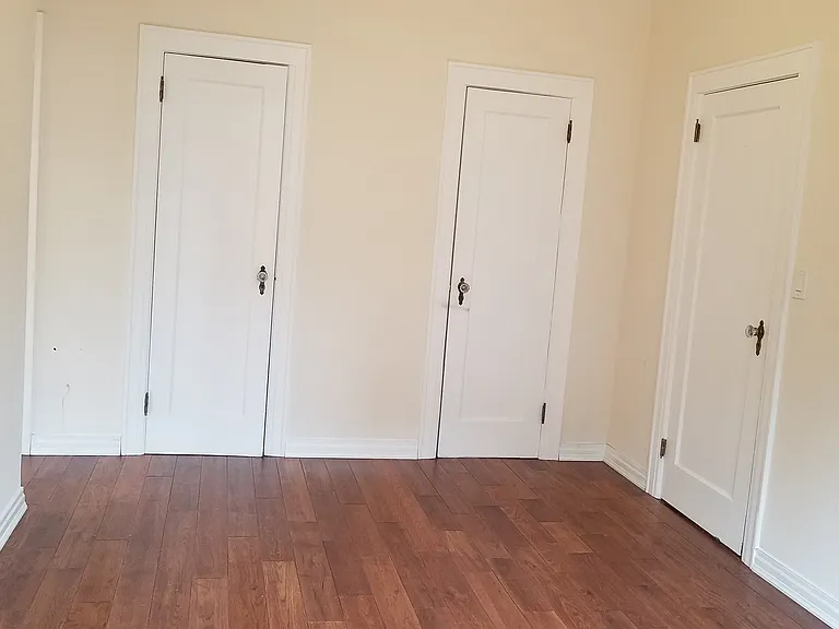 223 19th St #1R — Photo 3