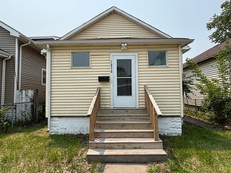 1238 Sherman St — Photo 1
