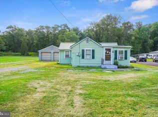 537 Mohrsville Rd, Shoemakersville, PA 19555