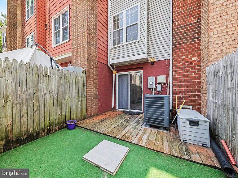 13849 Constitution Ct — Photo 19