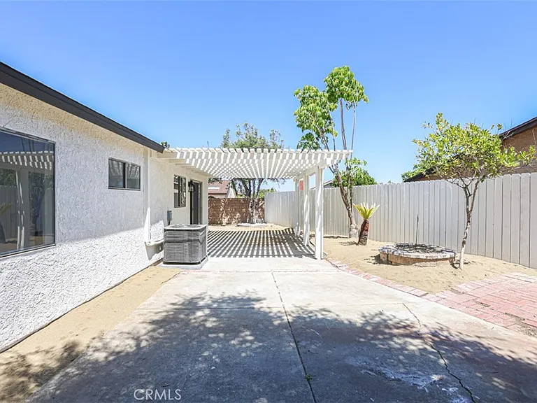 2452 E Brenda St — Photo 35