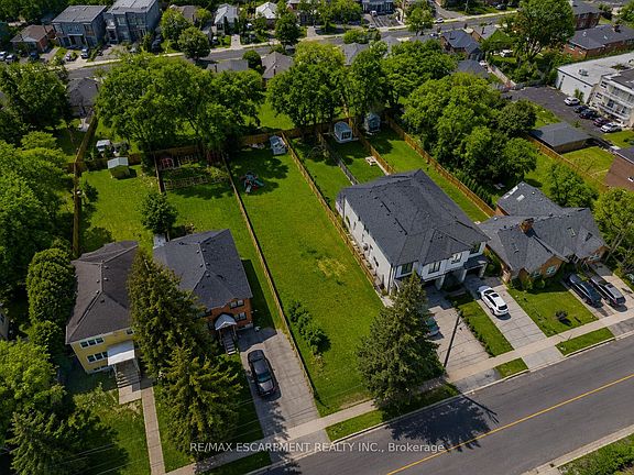 5th image of 19B Broadview Ave
